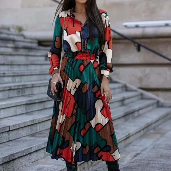 🆕🔥Letter Print Color-Block Button Design Top & Pleated Shirt Set🔥🆕 - Picture 2 of 4